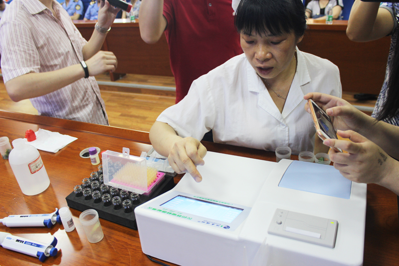 开云(中国)食用农产品快检设备捐赠仪式在桂城街道办事处举行